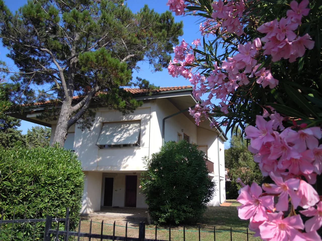Terreced Seaside Villa in Giannella, Tuscany, Italy