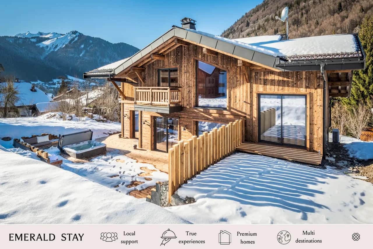 AZOBE - Large Chalet with Hot Tub and Sauna