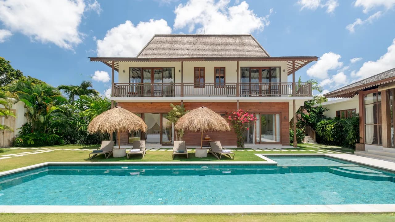 Spacious Nine-Bedroom Villa in Bali