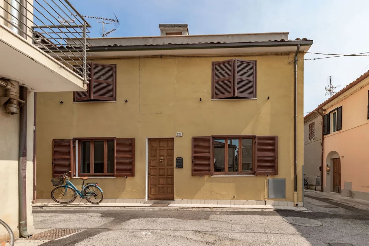 Fully Equipped Two Bedroom Villa in Fano