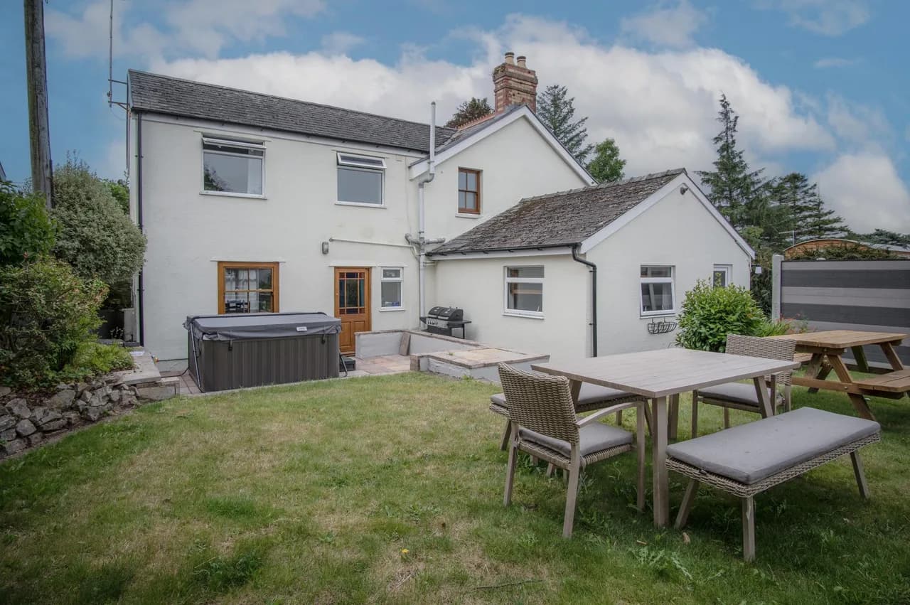 Pendeilo Villa - 5 Bedroom Holiday Home - Amroth