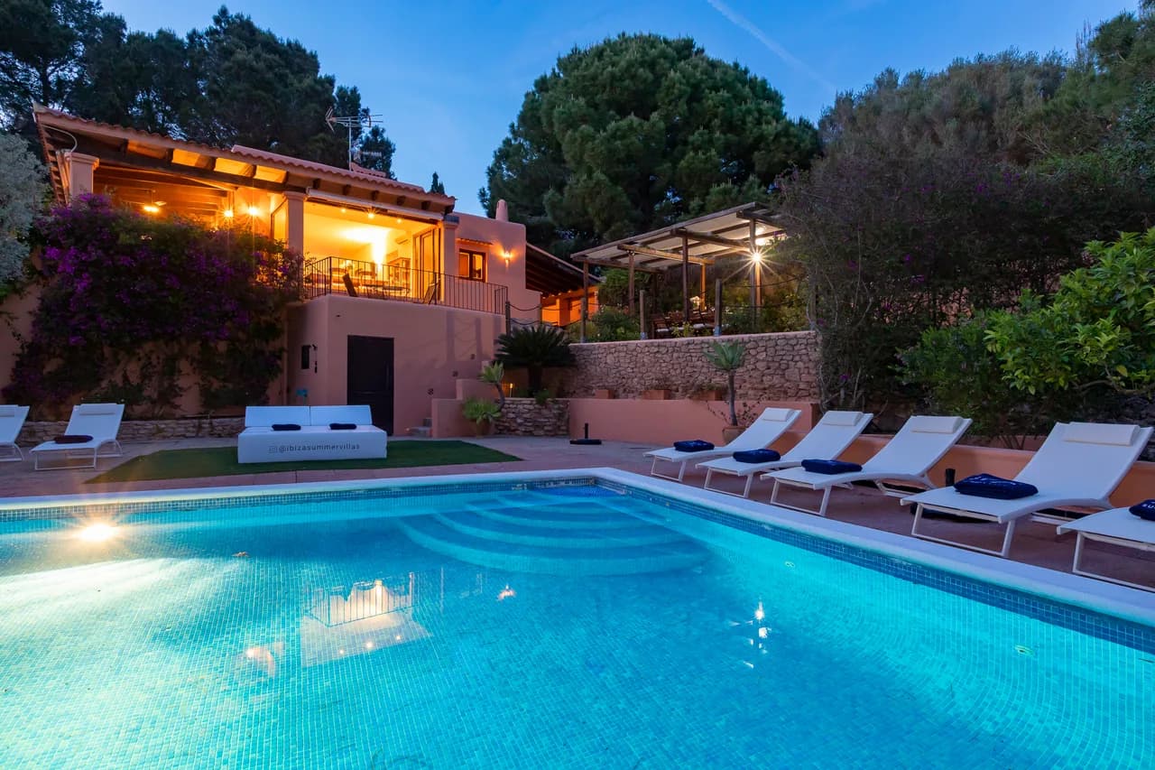 Spacious Six-Bedroom Villa in San Rafael Ibiza