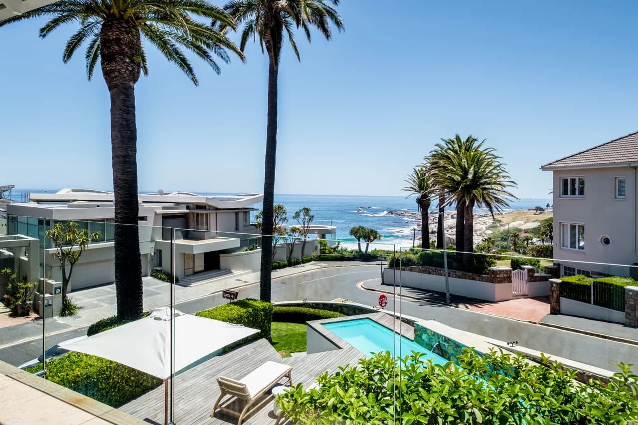 Beachside Four Bedroom Villa in Camps Bay