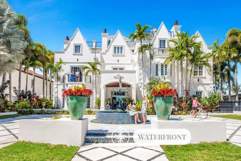 Canal-View Castle with Rooftop in Fort Lauderdale