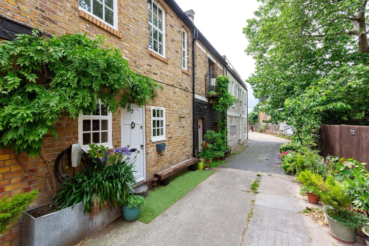 Charming Three Bedroom Retreat in England