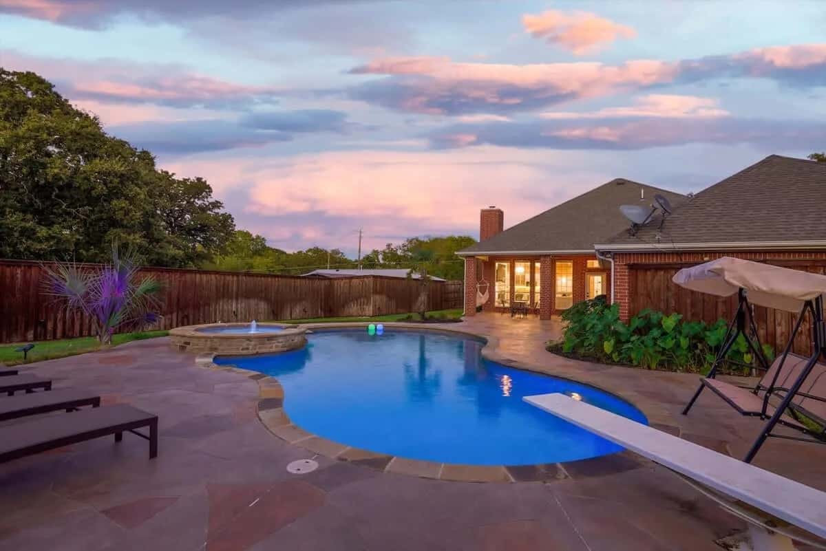 5BR Irving Retreat | Private Pool & Game Room