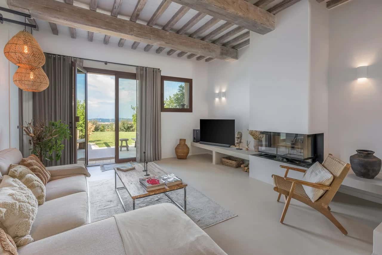 Tranquil Garden Apartment in Tuscany
