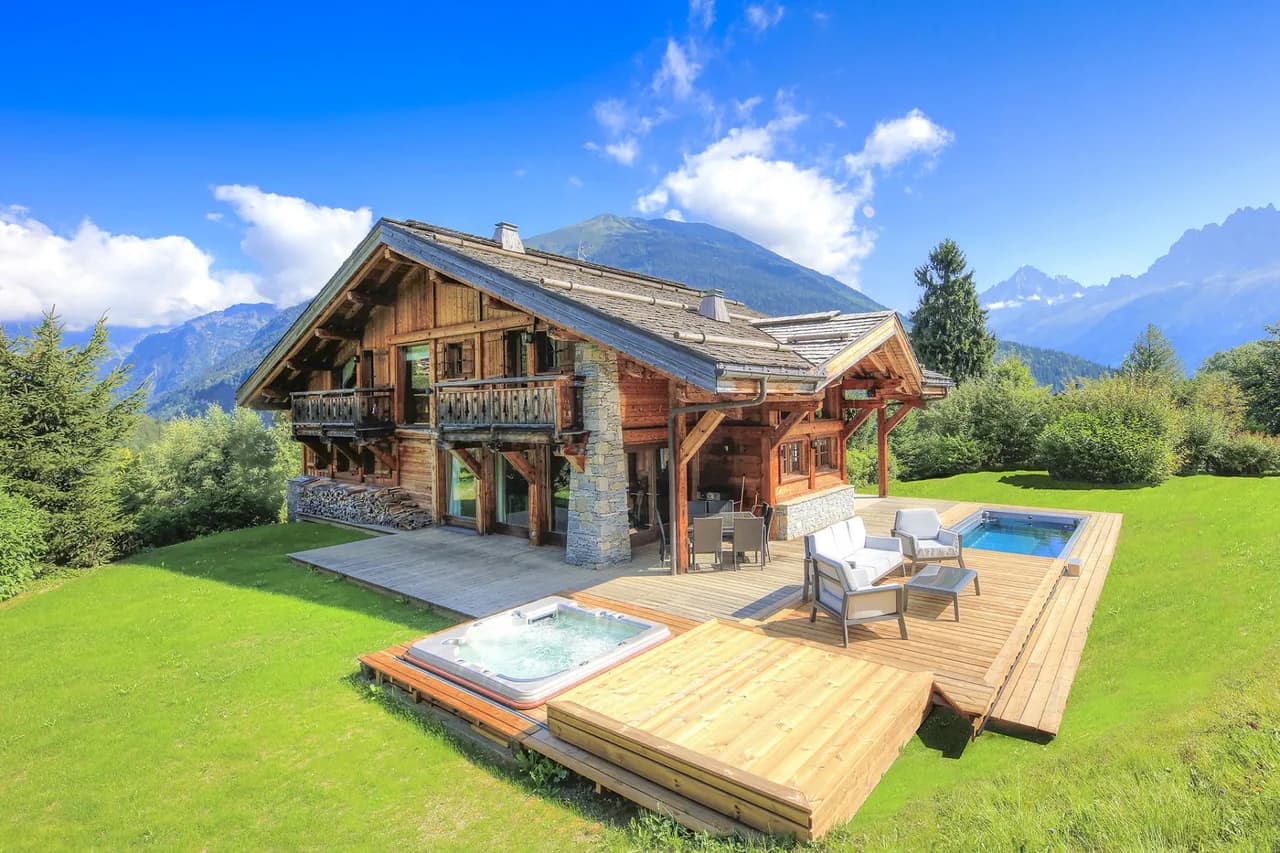 Mountain-View Six Bedroom Chalet in Les Houches
