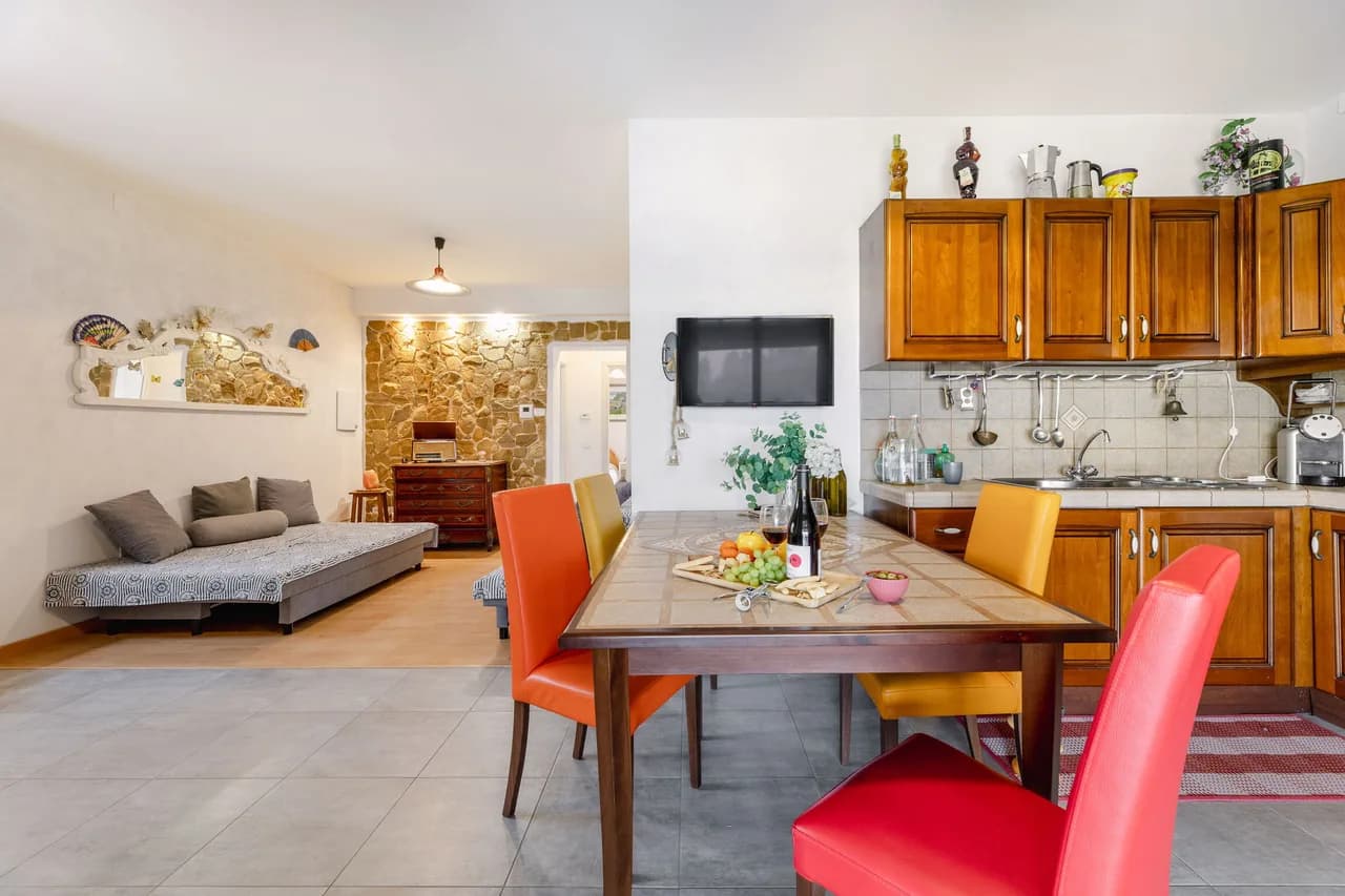 Fully Equipped Two Bedroom Villa in Falconara Marittima