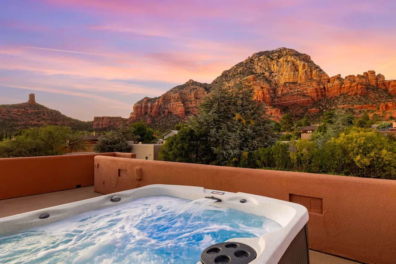Rooftop Hot Tub & Epic Red Rock Views