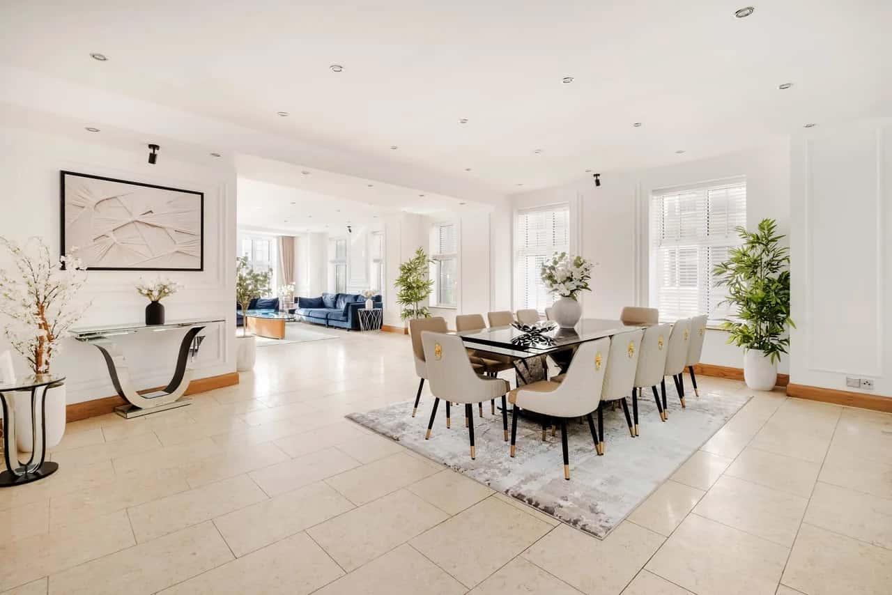 Luxurious Four Bedroom Escape in Mayfair