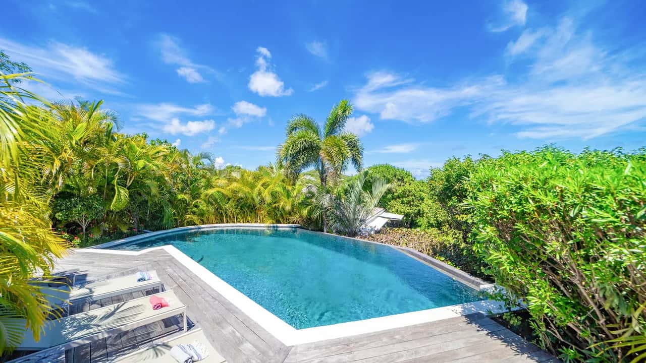 Hilltop Paradise With Breezy Hammock Lounge