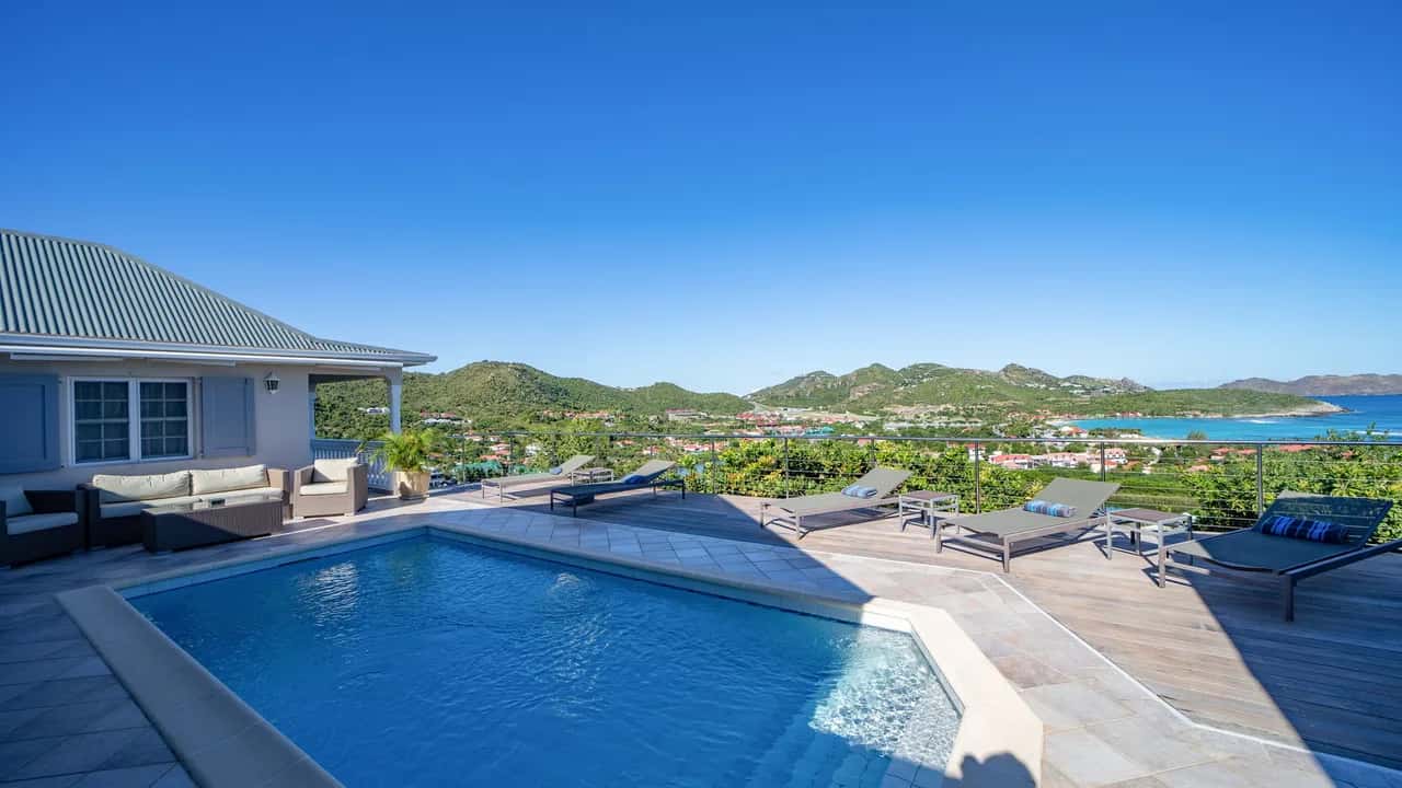 Cozy Caribbean Style Villa with Relaxing Views