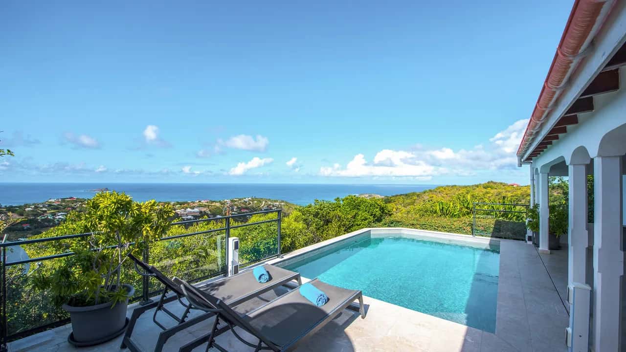 Rustic Romantic Villa with Lovely Ocean Views