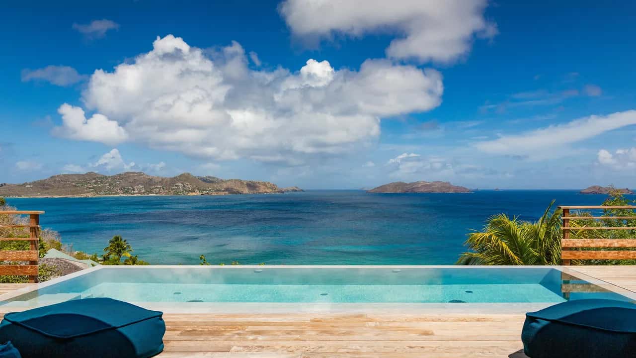 Warm villa furnished with refinement